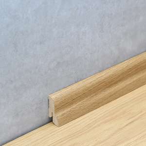Sockelleiste 20 x 40 mm Eiche lackiert