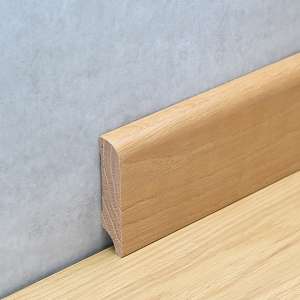 Sockelleiste 18 x 76 mm Eiche lackiert