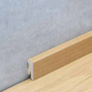 Sockelleiste 16 x 40 mm Eiche matt lackiert