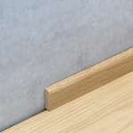 Sockelleiste 8 x 24 mm Eiche lackiert